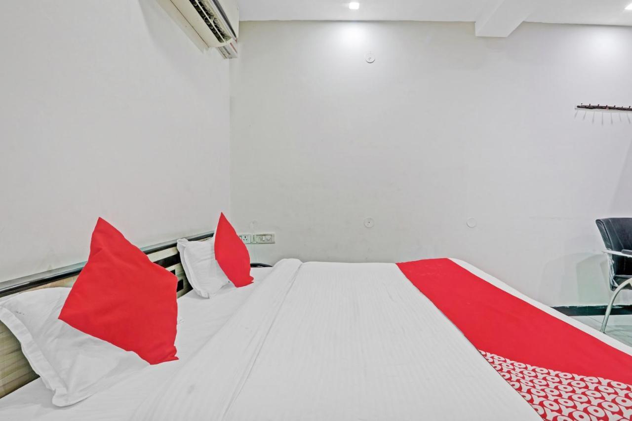 Oyo 27695 Hotel Relation Kanpur Dış mekan fotoğraf